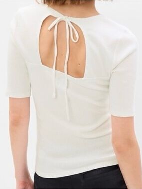 🌴 🆕 GAP Tie Back Cut Out Ribbed Tee Shirt.  New Off White. Size L. NWT.